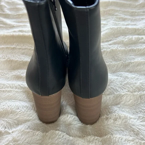 NIB Lauren Conrad boots size 9.5 - Picture 4 of 6